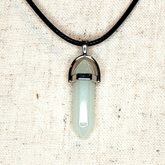 Glow in the Dark Luminous Stone Pendant - Picture 4 of 7
